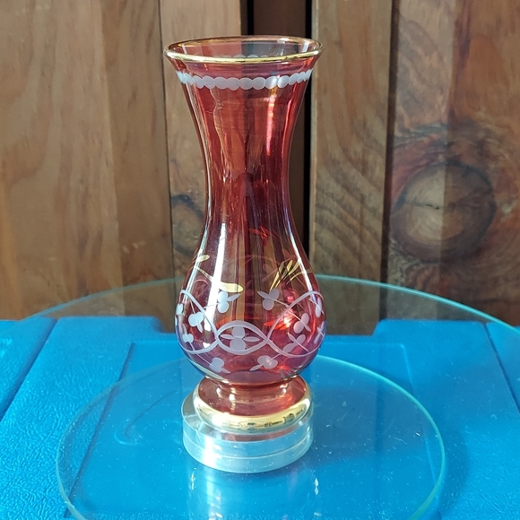 Cranberry Crystal Bud Vase - Picture 10 of 15